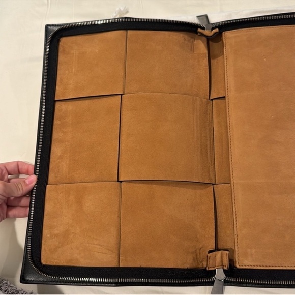 NWT Authentic Bottega Veneta Leather Large Arco Pouch - Picture 8 of 16